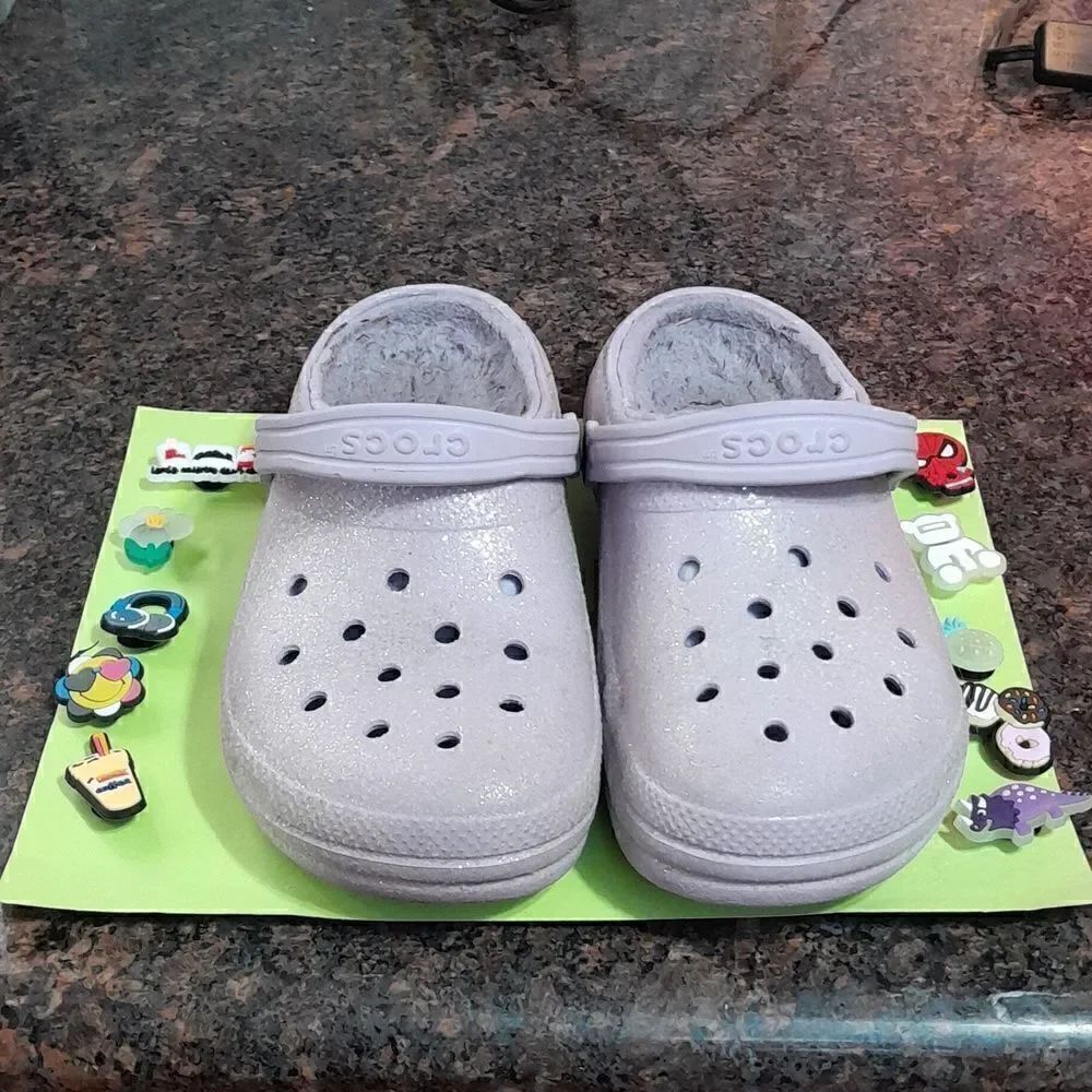 Child's Crocs and 10 Jibbitz Charms...Size 4